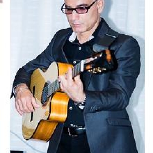Roger Elia